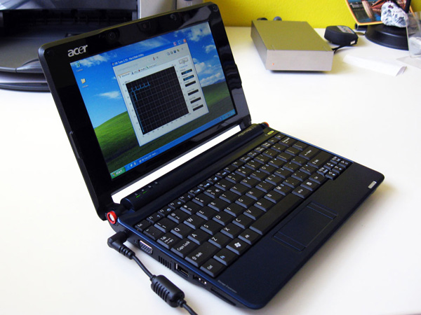 Acer Aspire One, profilo sinistro