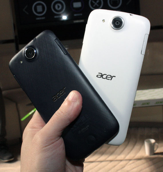 Acer Liquid Jade S nero e bianco