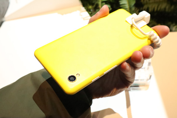 Smartphone Hisense con E-Ink a colori