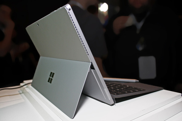 Microsoft Surface Pro 4 stand