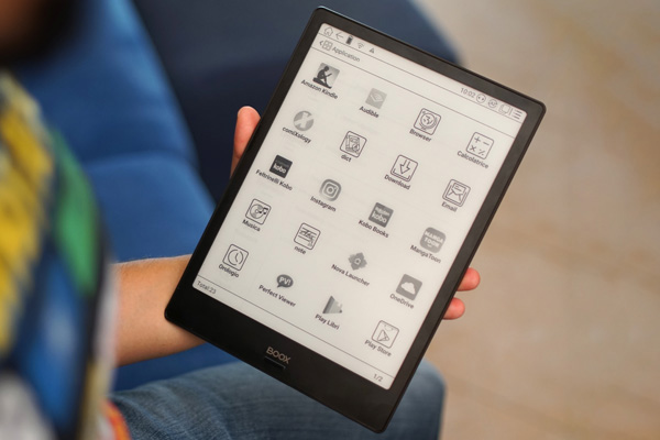 Onyx Boox Note è un ebook reader con ampio display e penna Wacom