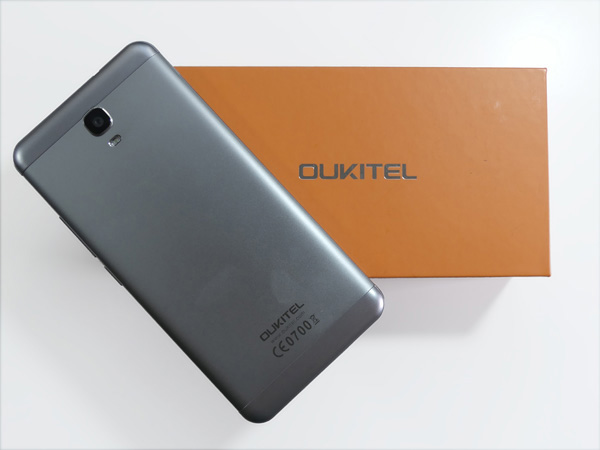 Oukitel K6000 Plus ha telaio in alluminio ma dimensioni un o' ingombranti