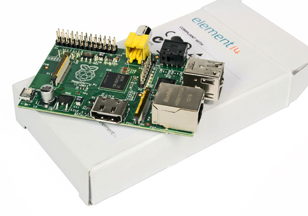 Il pico PC Raspberry Pi e la sua confezione