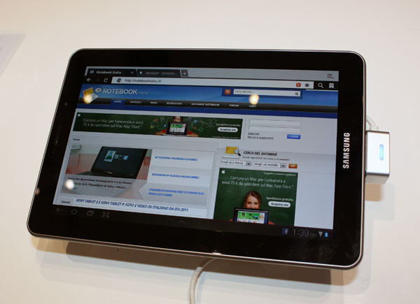 Samsung Galaxy Tab 7.7 orizzontale