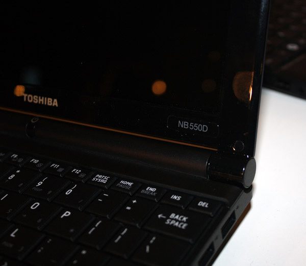 Toshiba NB550D cerniera